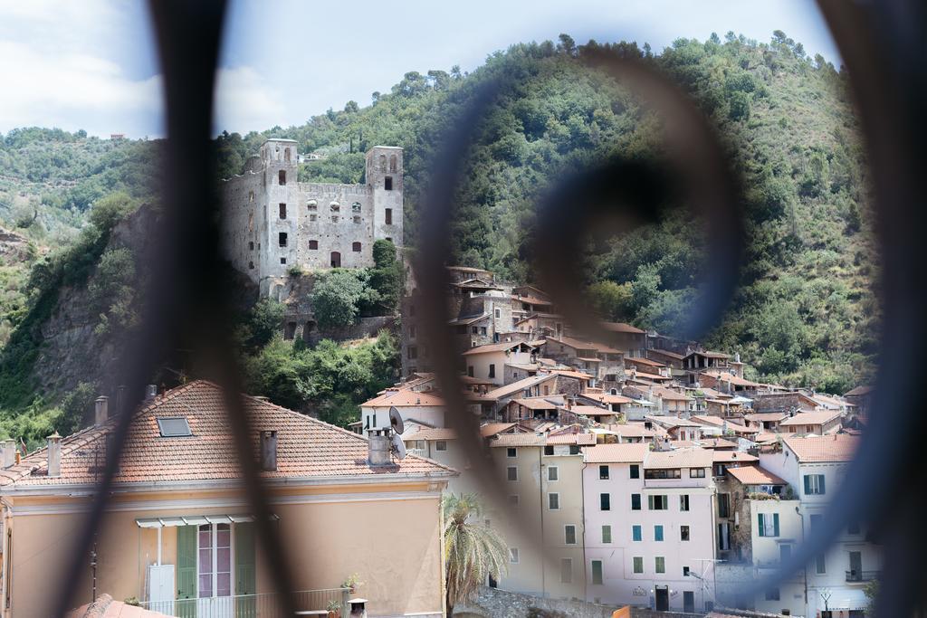 DUSSAIGA - Camera Del Fiordaliso Dolceacqua Esterno foto